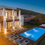 Villa In Ibiza Town Sleeps 10 To 12 Guests