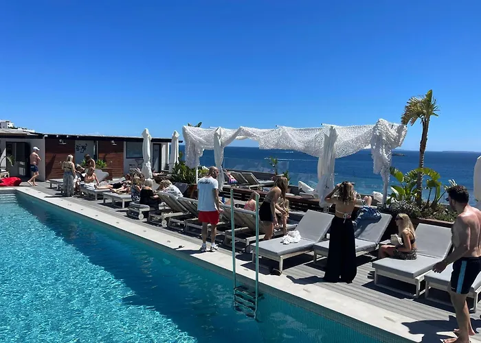 Hotel Cenit & Apts. Sol Y Viento
