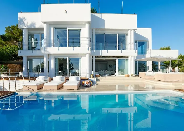 Villa In Ibiza With Infinity Pool And Sea Views
