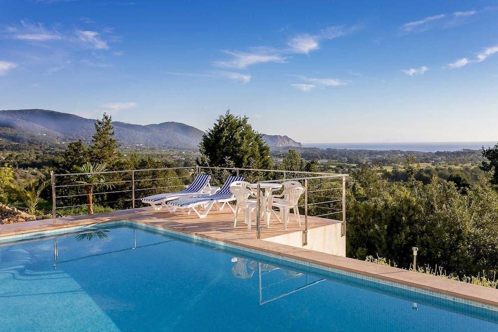 Villa Vista *