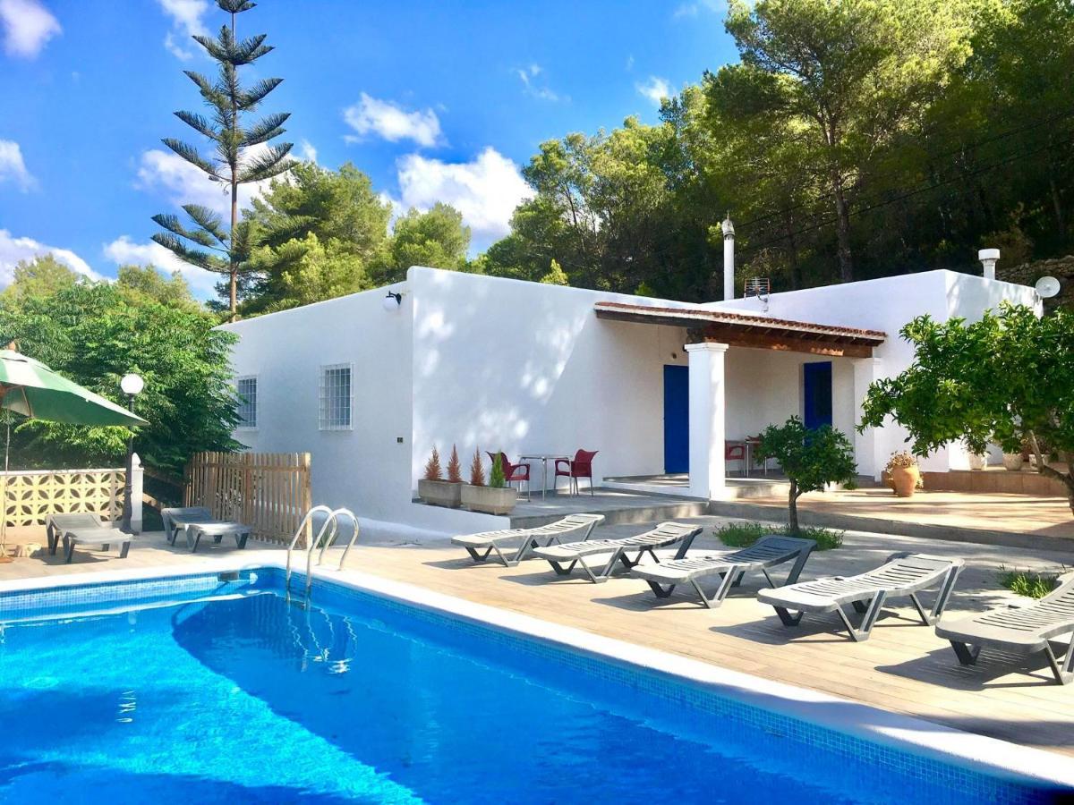 Villa Alexa Charming Is Just A 10 Min Drive To Either Playa Den Bossa Or San Antonio *