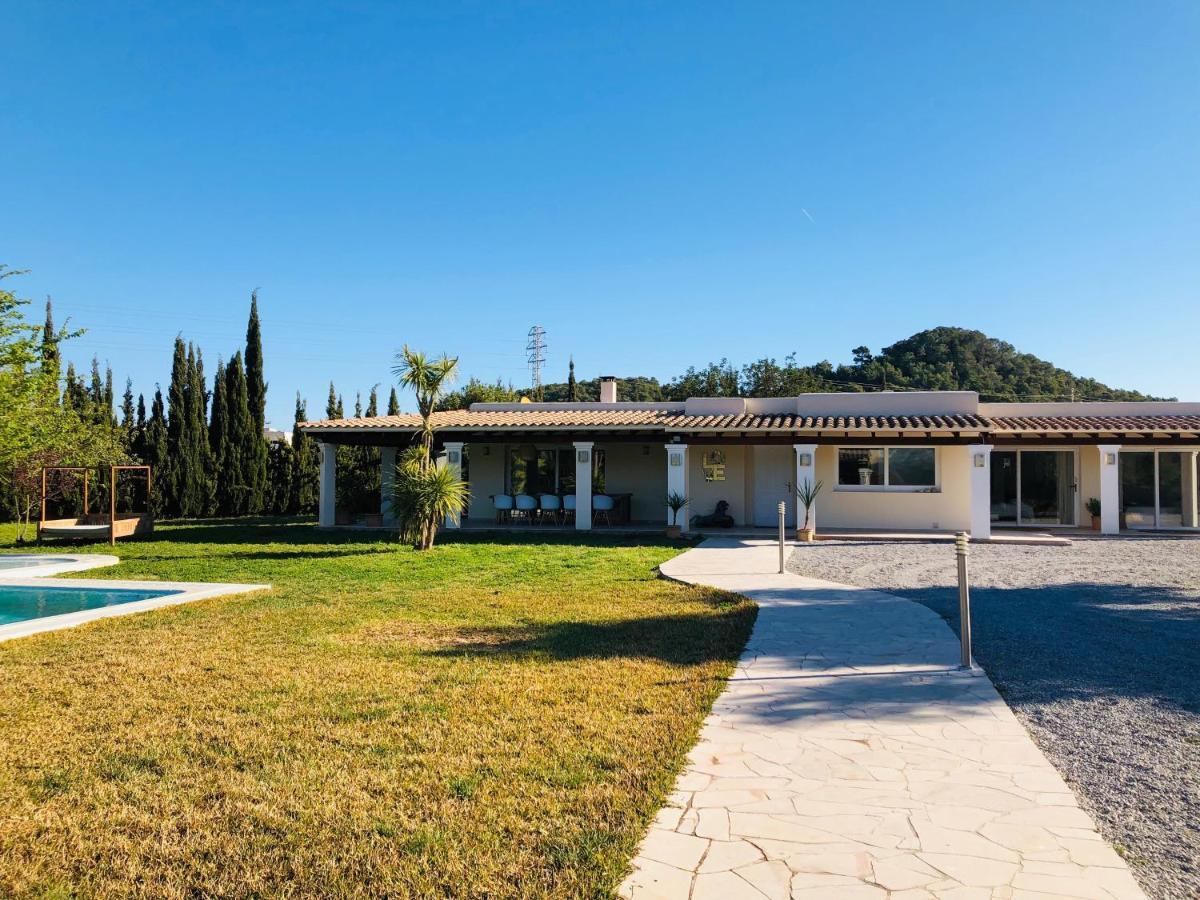 Justbeandbeibiza Bed & Breakfast *