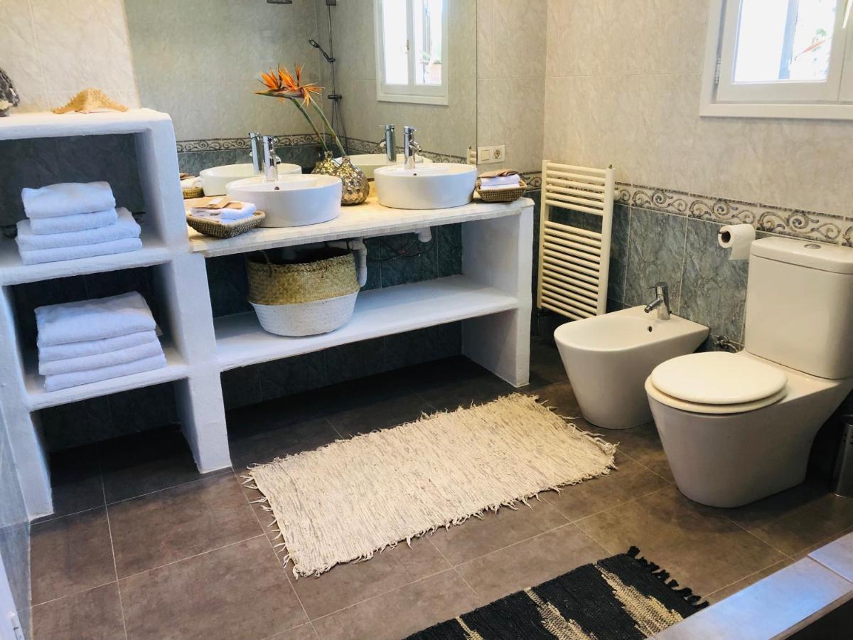 Justbeandbeibiza Bed & Breakfast