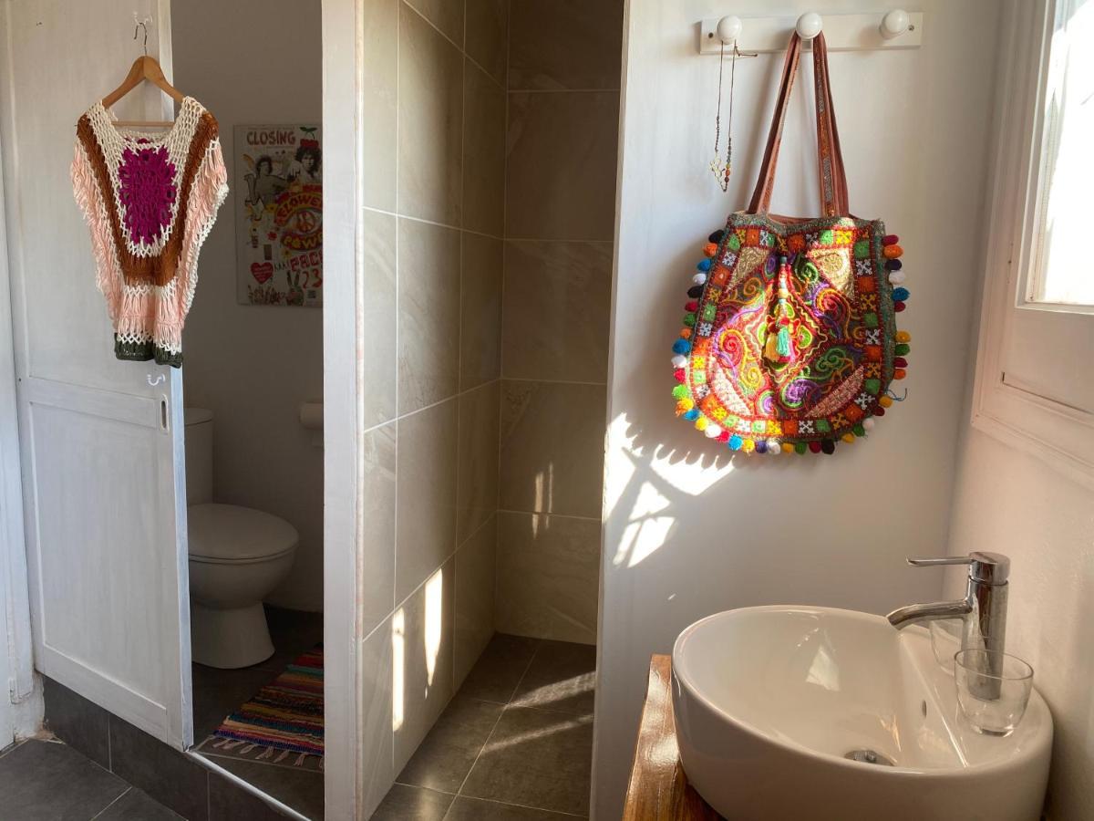 Bed & Breakfast Justbeandbeibiza *
