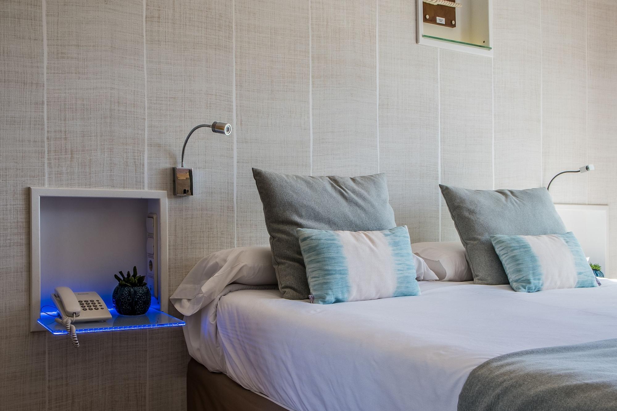 Lux Isla Hotel Talamanca (Ibiza)