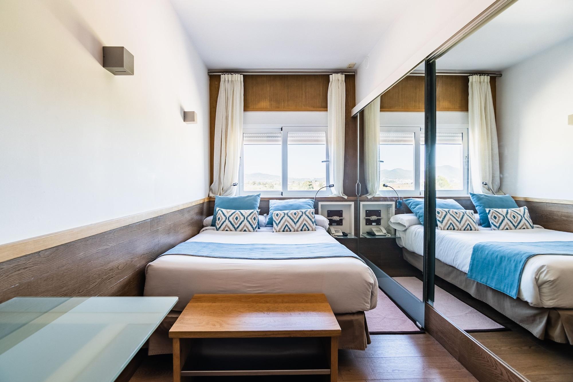 Lux Isla 3* Talamanca (Ibiza)