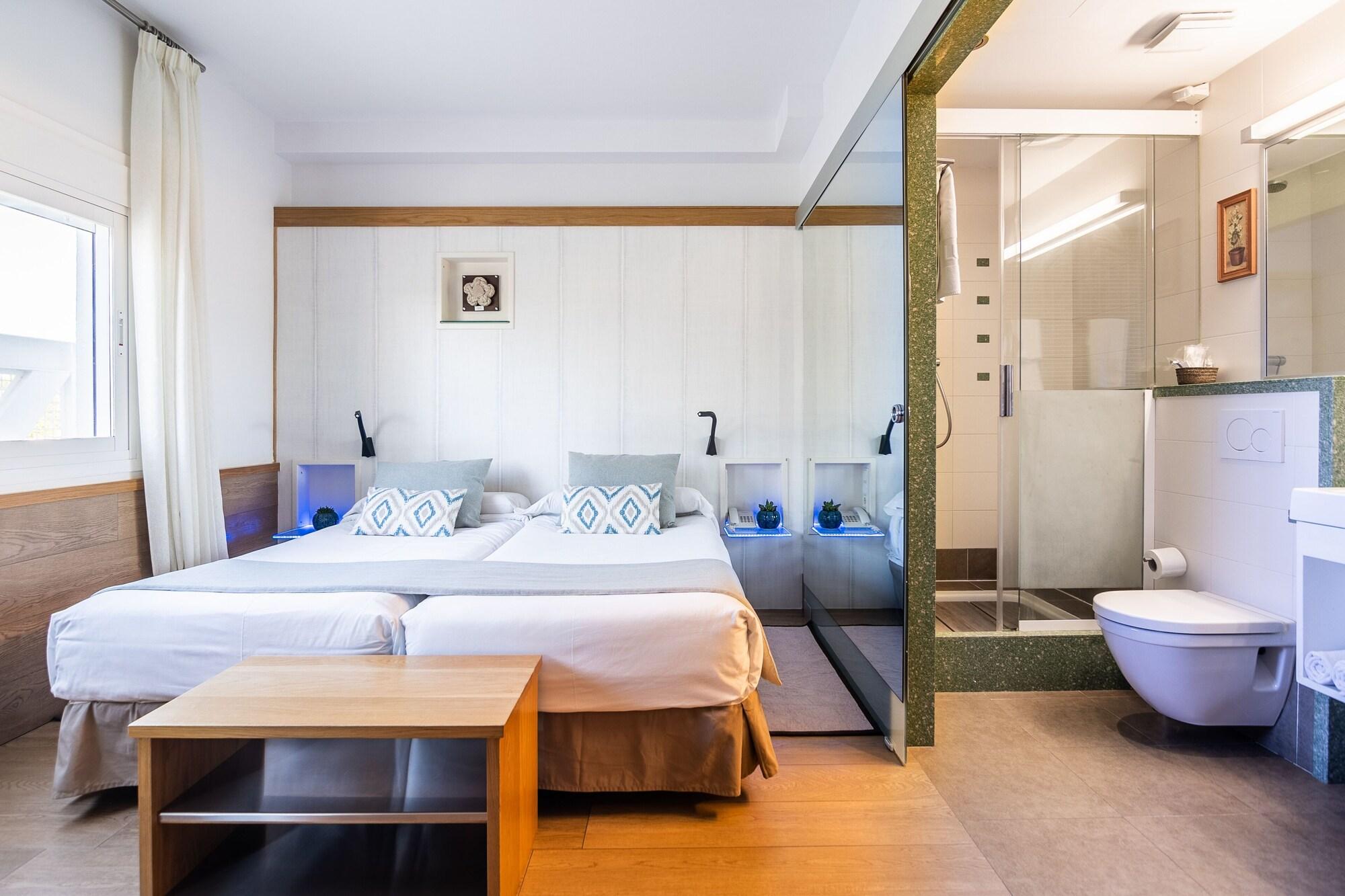 Lux Isla Hotel