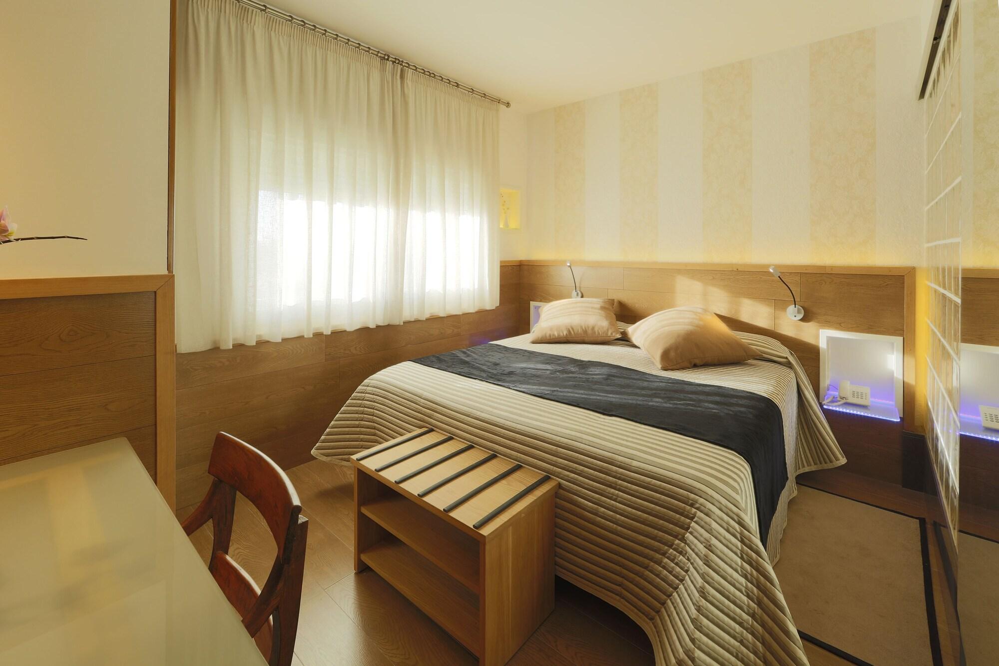 Hotel Lux Isla Talamanca (Ibiza)
