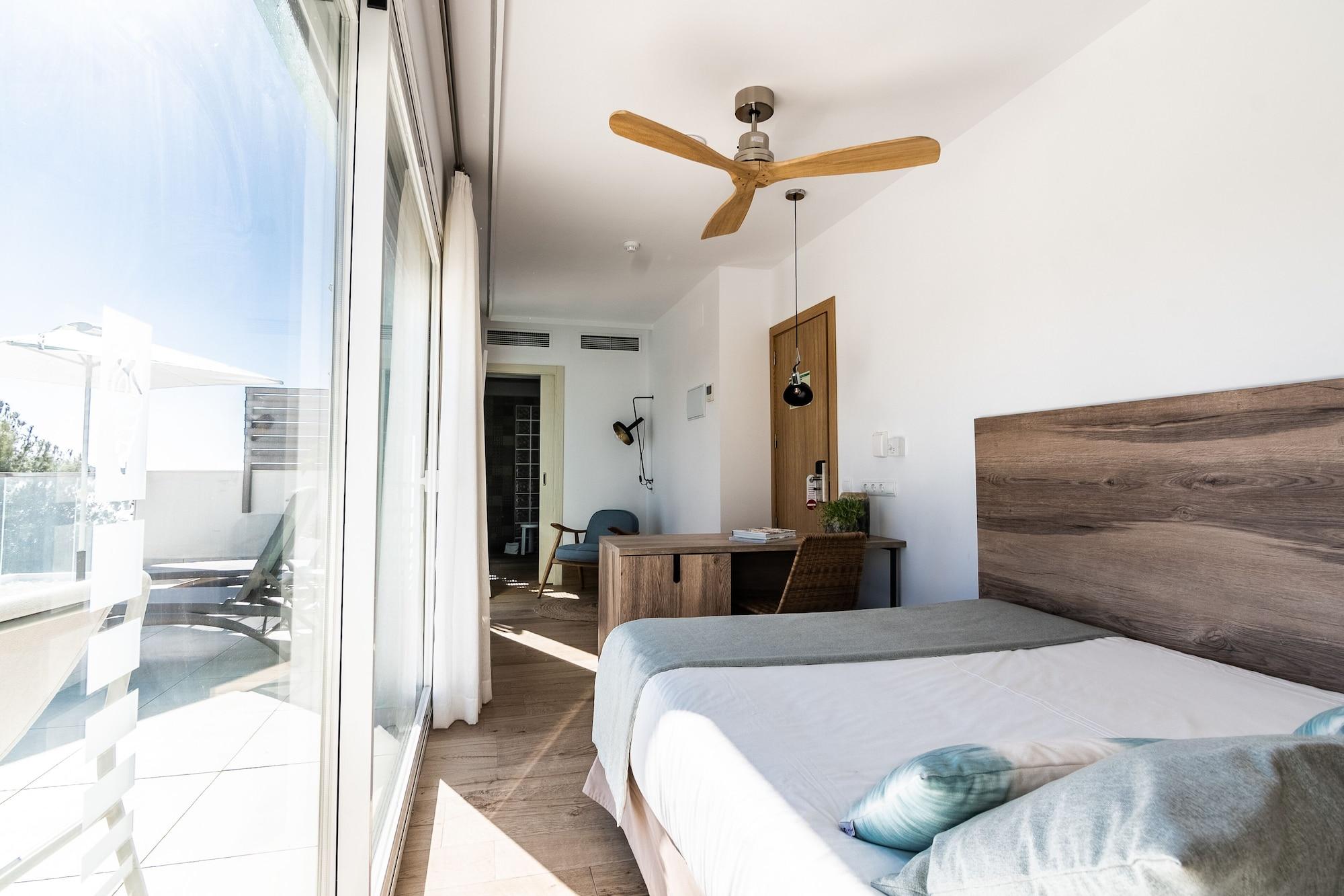 Lux Isla Hotel