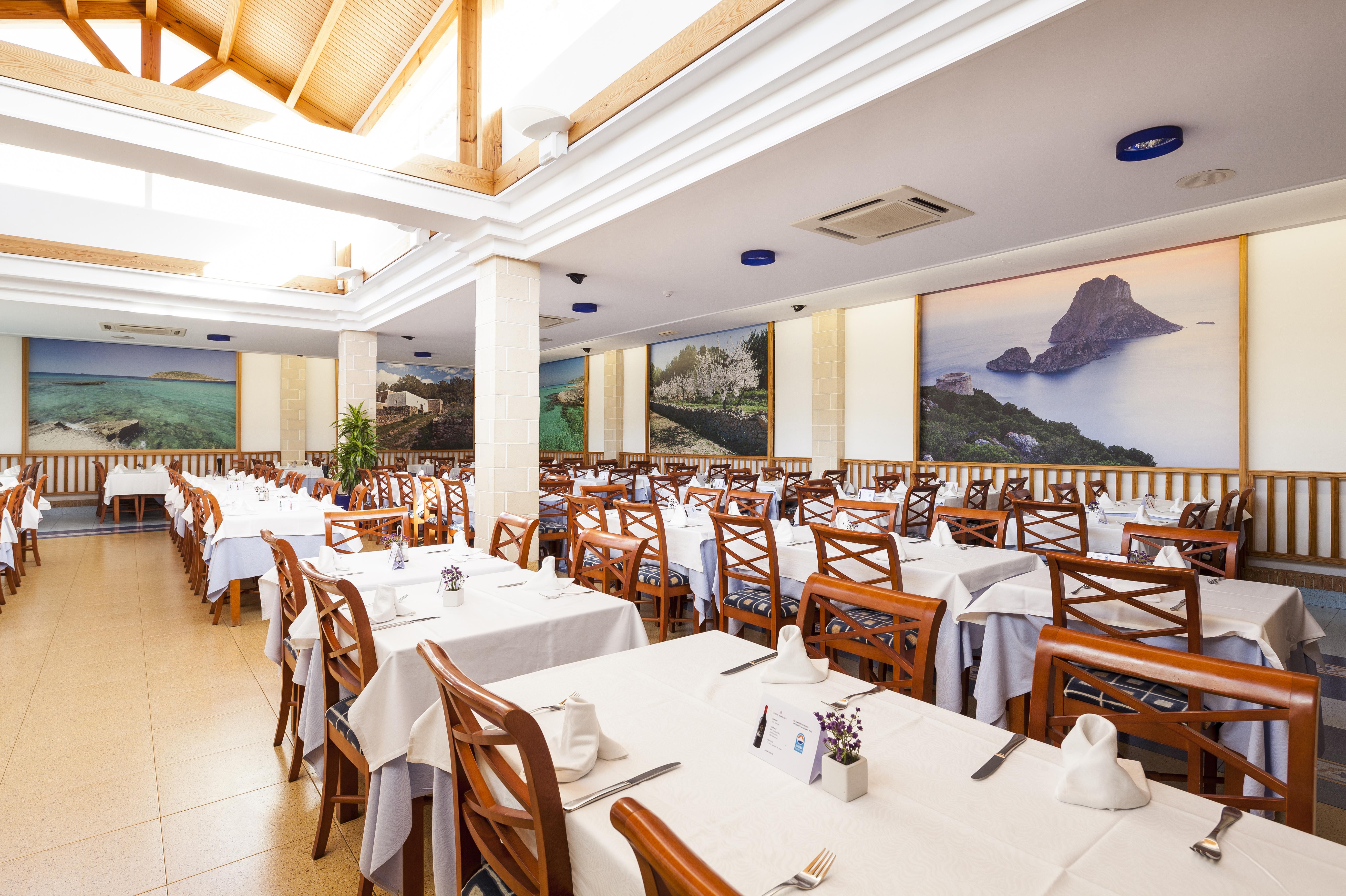 Invisa Club Cala Blanca 3* Es Figueral