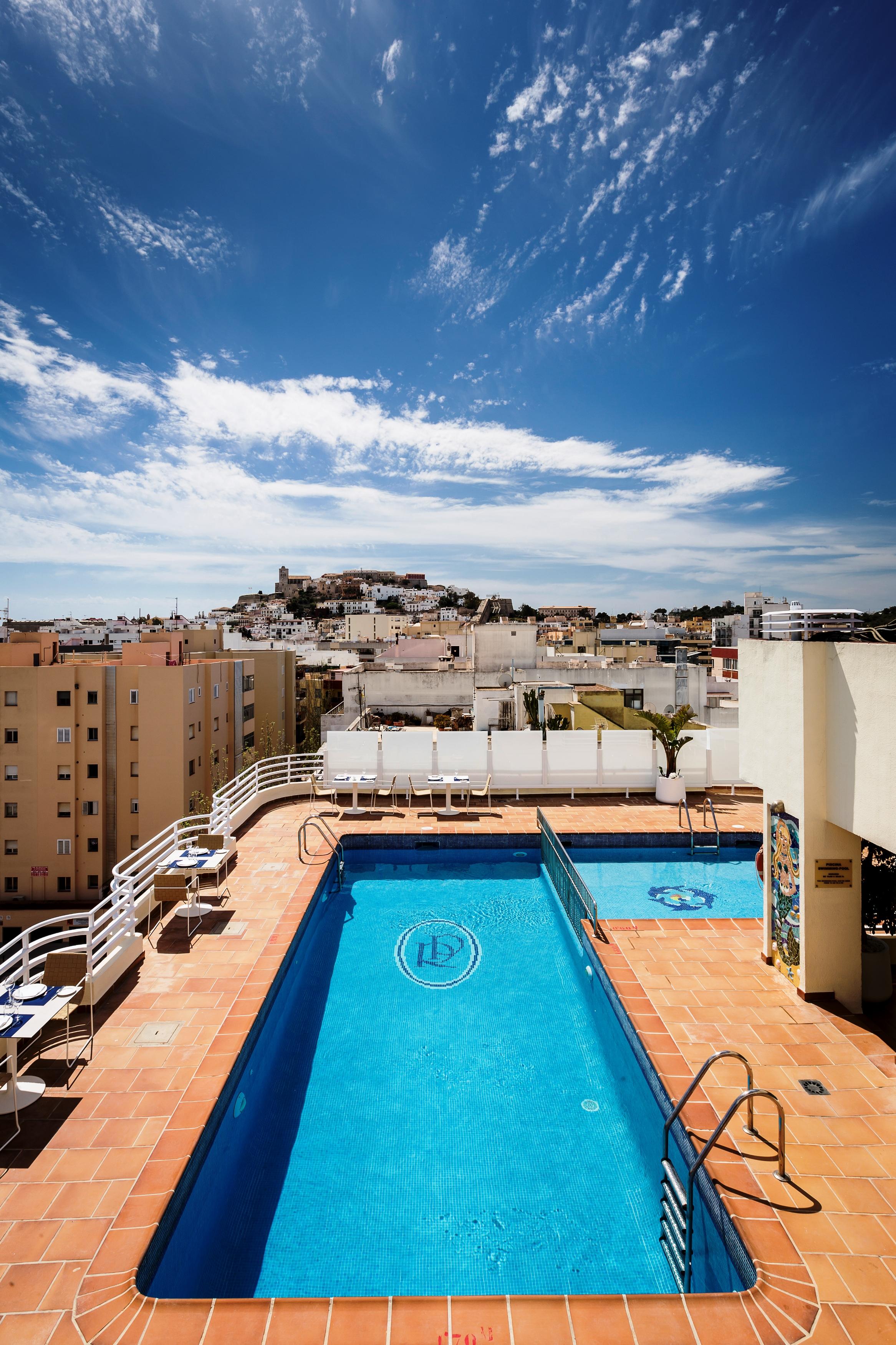 Hotel Royal Plaza 4*