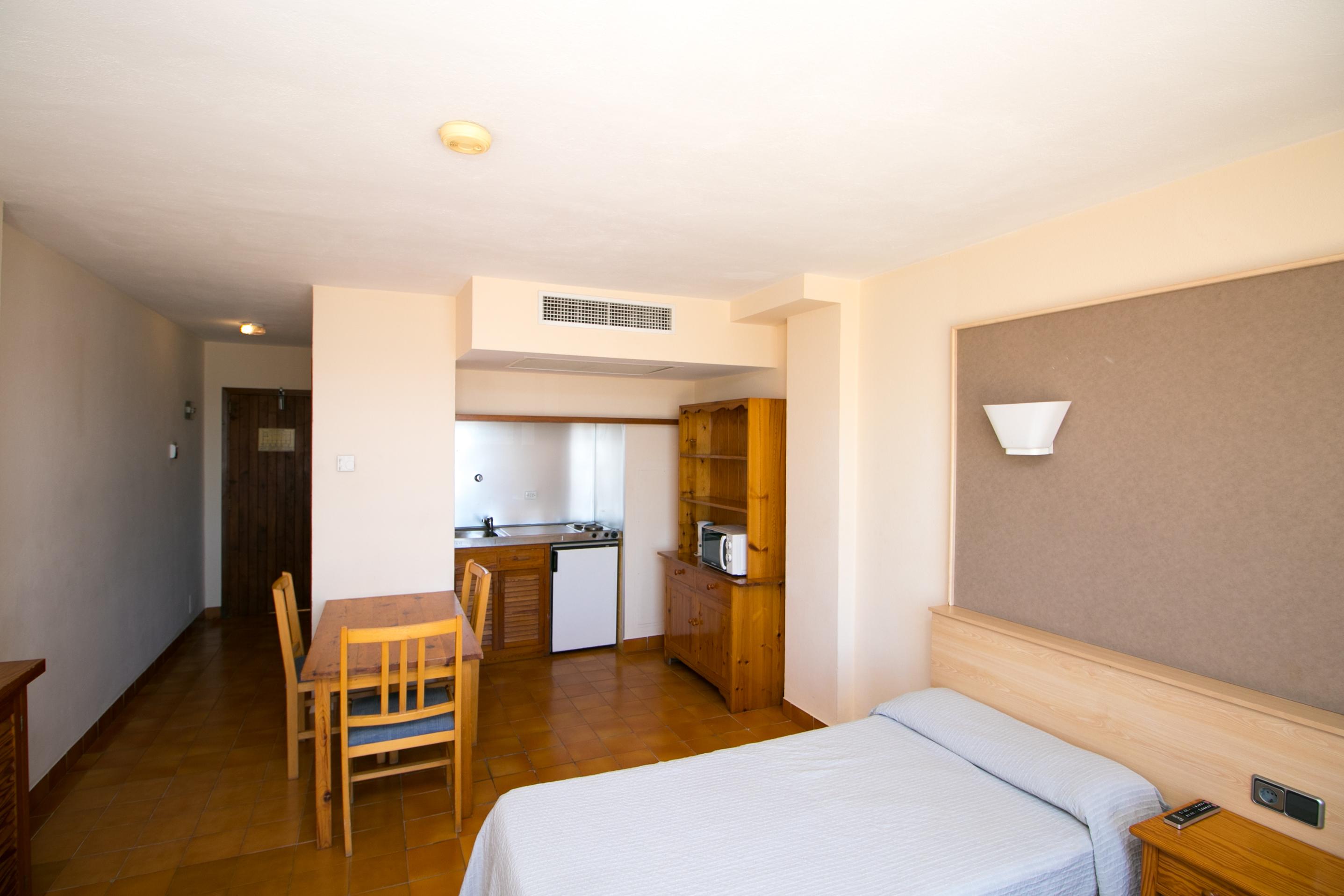 The White (adults Only) Apartment *