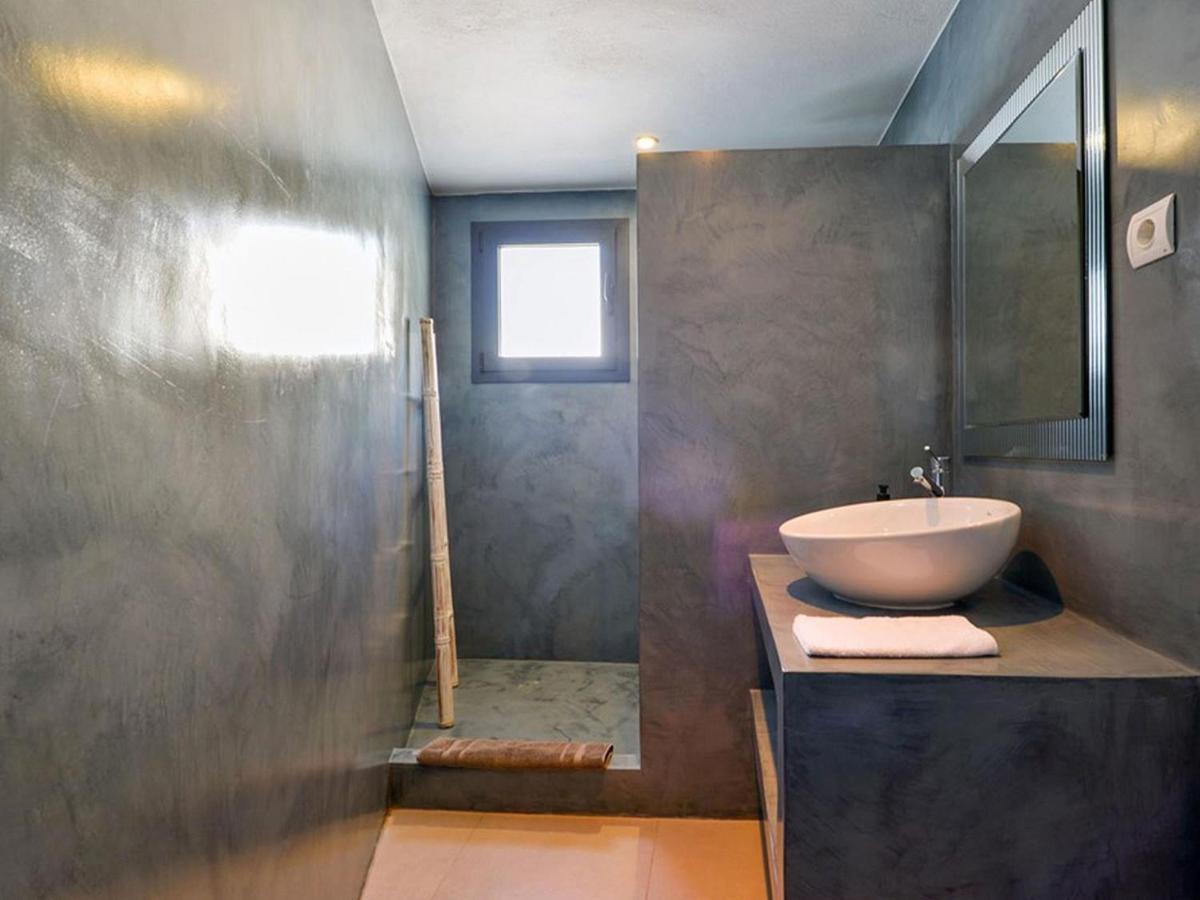 Modern With Sea Views *