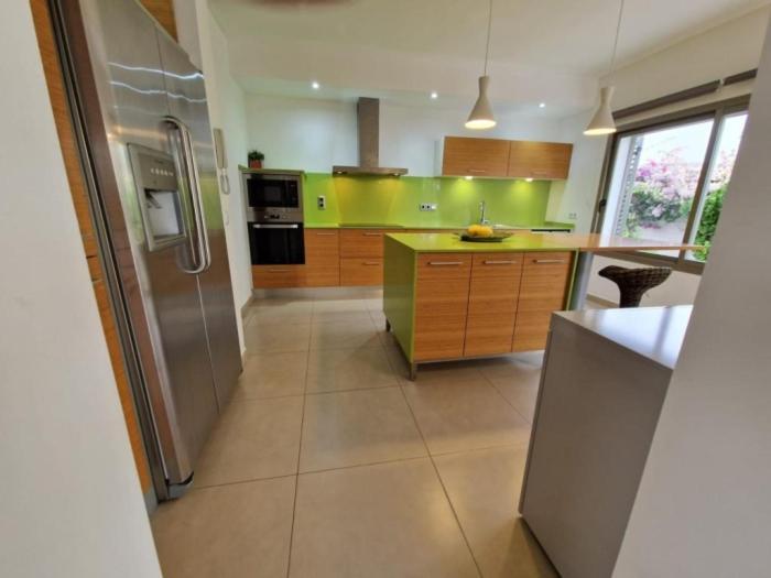 Casa de Férias Moderna Casa Con Piscina Privada
