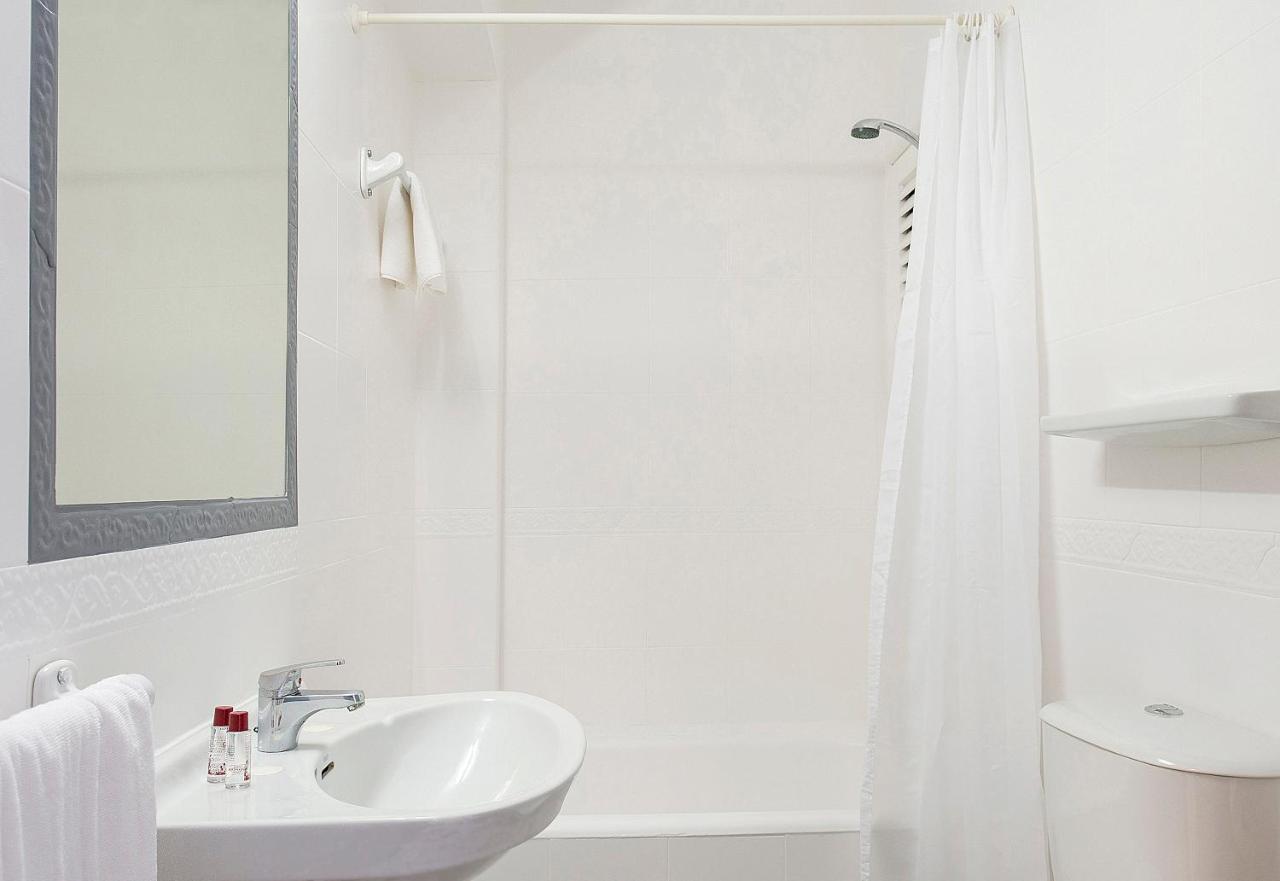 Base - Adults Only 2* San Antonio (Ibiza)