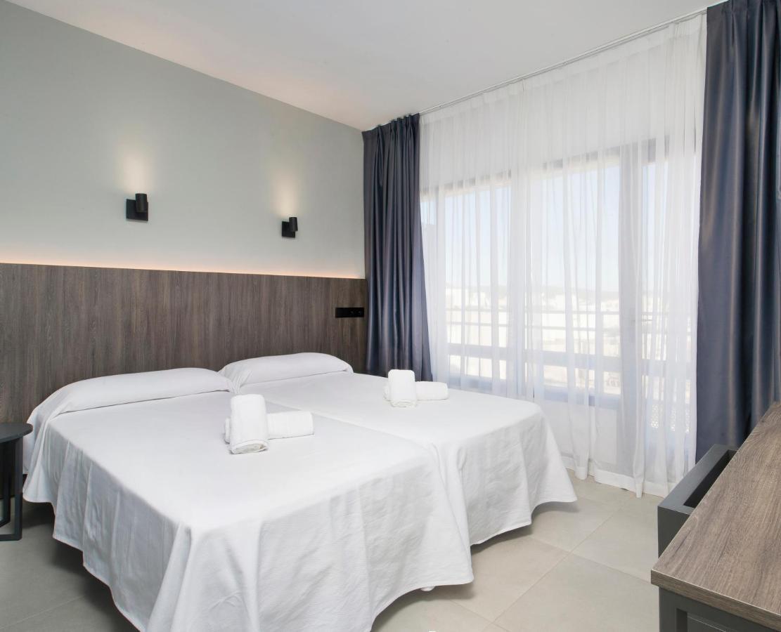 Base - Adults Only 2* San Antonio (Ibiza)