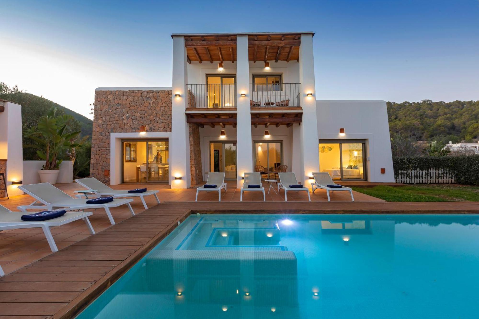 In Sleeps 10 To 12 Guests Ibiza Town