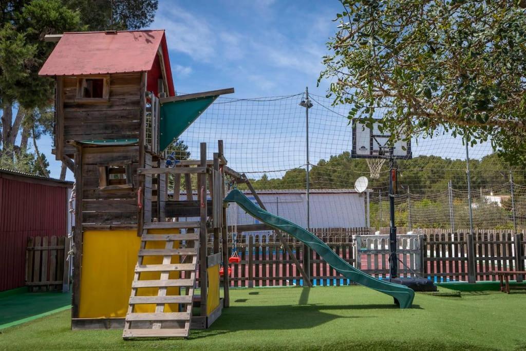 Casa Con Piscina, Jardin Y Juegos Exteriores Ferienhaus *