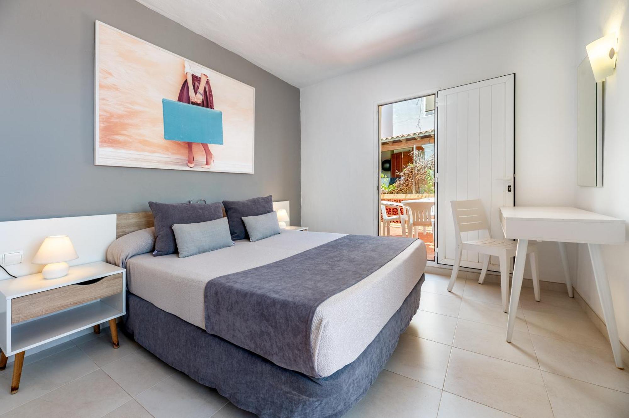 Aparthotel Cenit & Apts. Sol Y Viento 2*