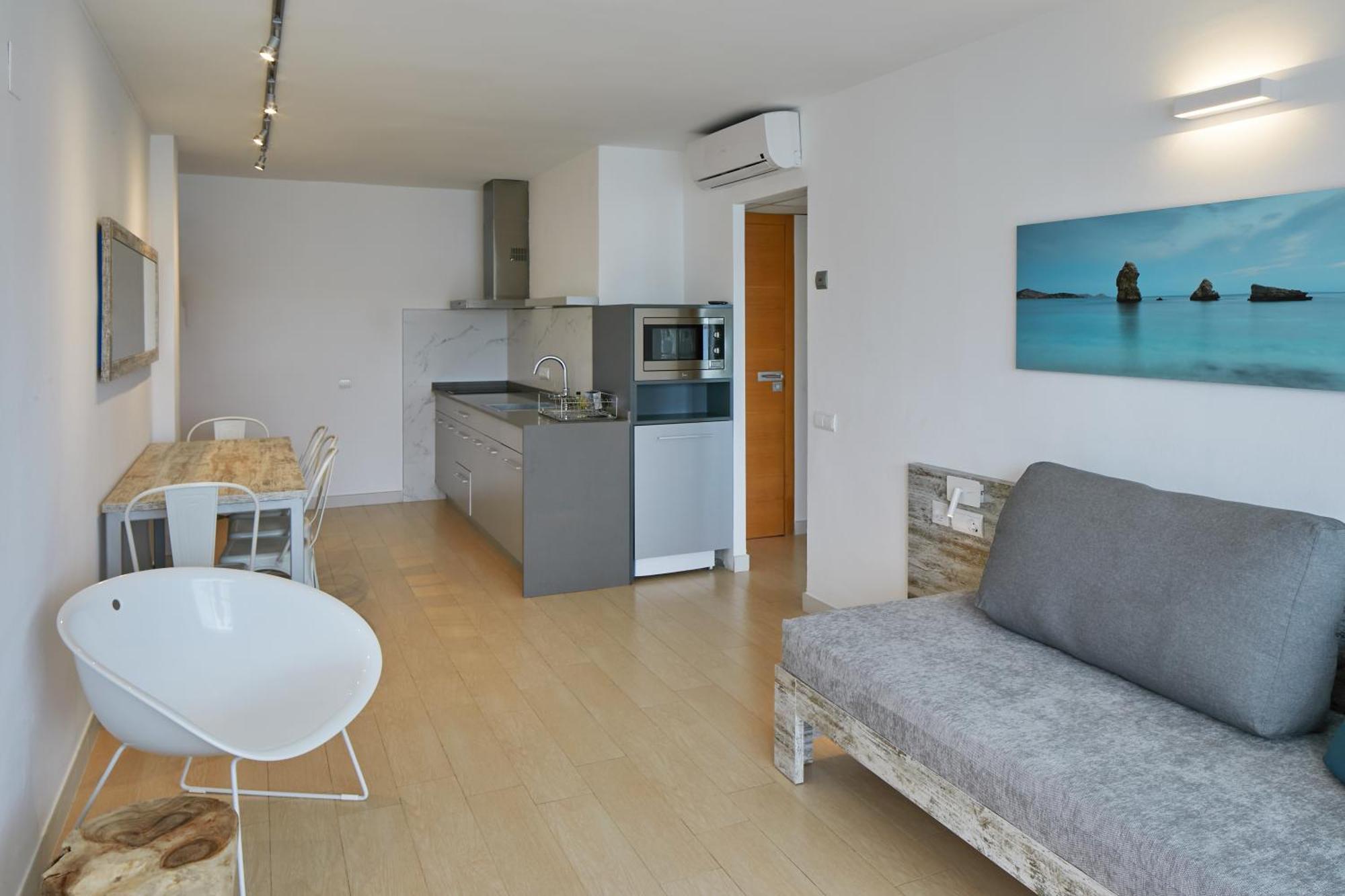 Aparthotel Playa Bella San Antonio (Ibiza)