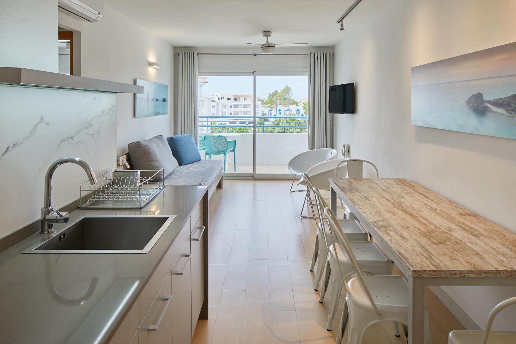 Aparthotel Playa Bella San Antonio (Ibiza)