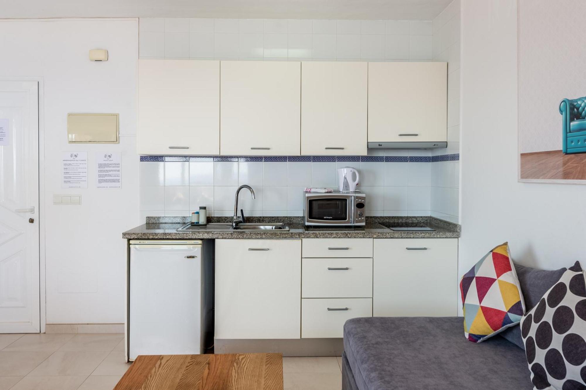 Cenit & Apts. Sol Y Viento Aparthotel Cidade de Ibiza