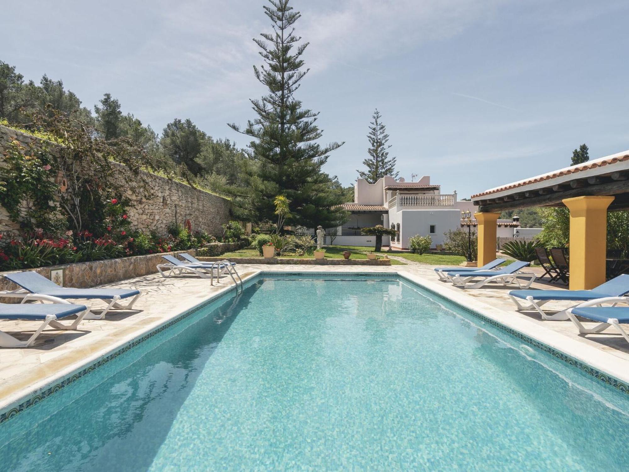 Vakantiehuis Mansion In With Private Pool Santa Eularia des Riu