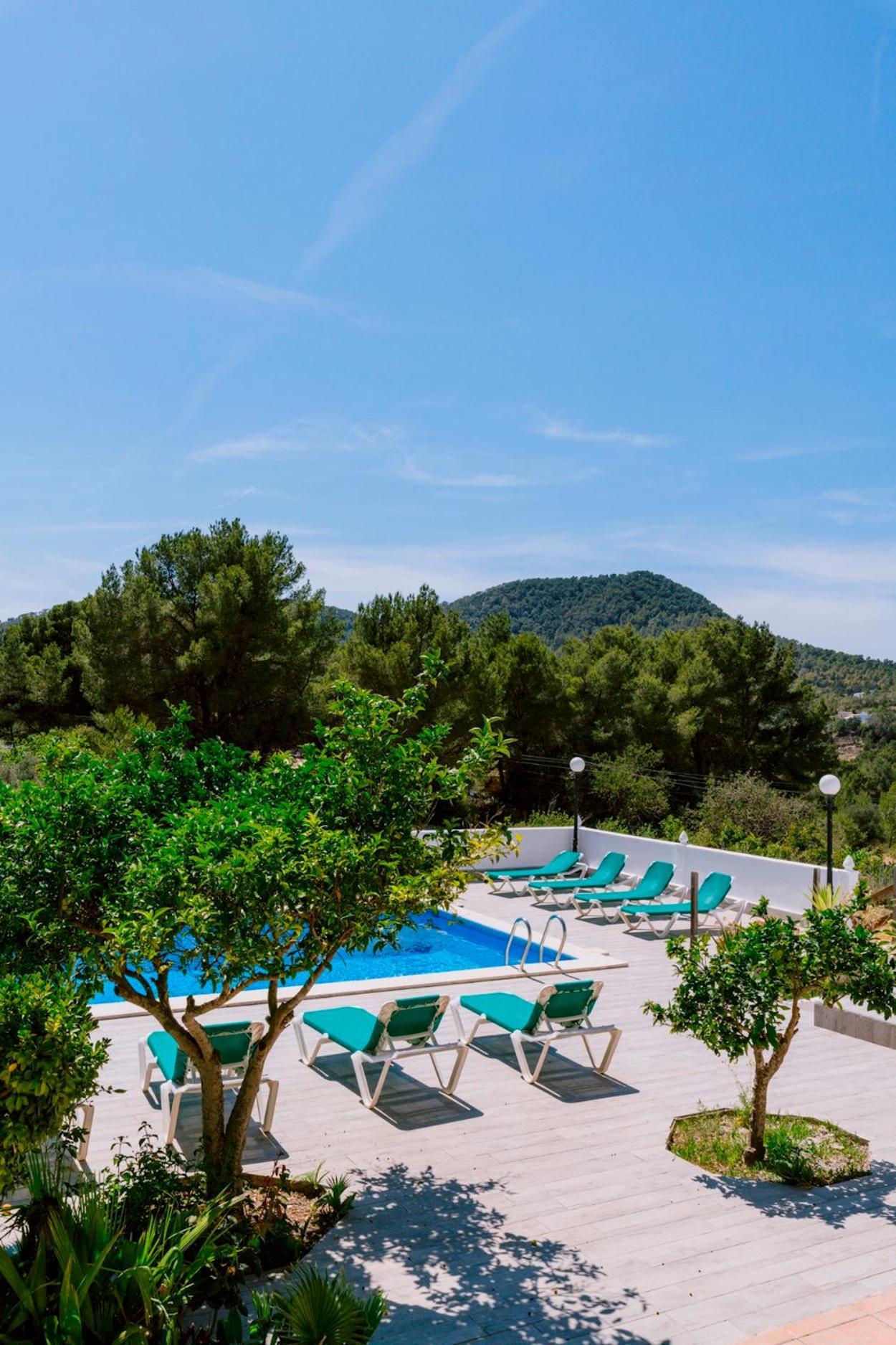 Alexa Charming Is Just A 10 Min Drive To Either Playa Den Bossa Or San Antonio Villa Sant Josep de sa Talaia