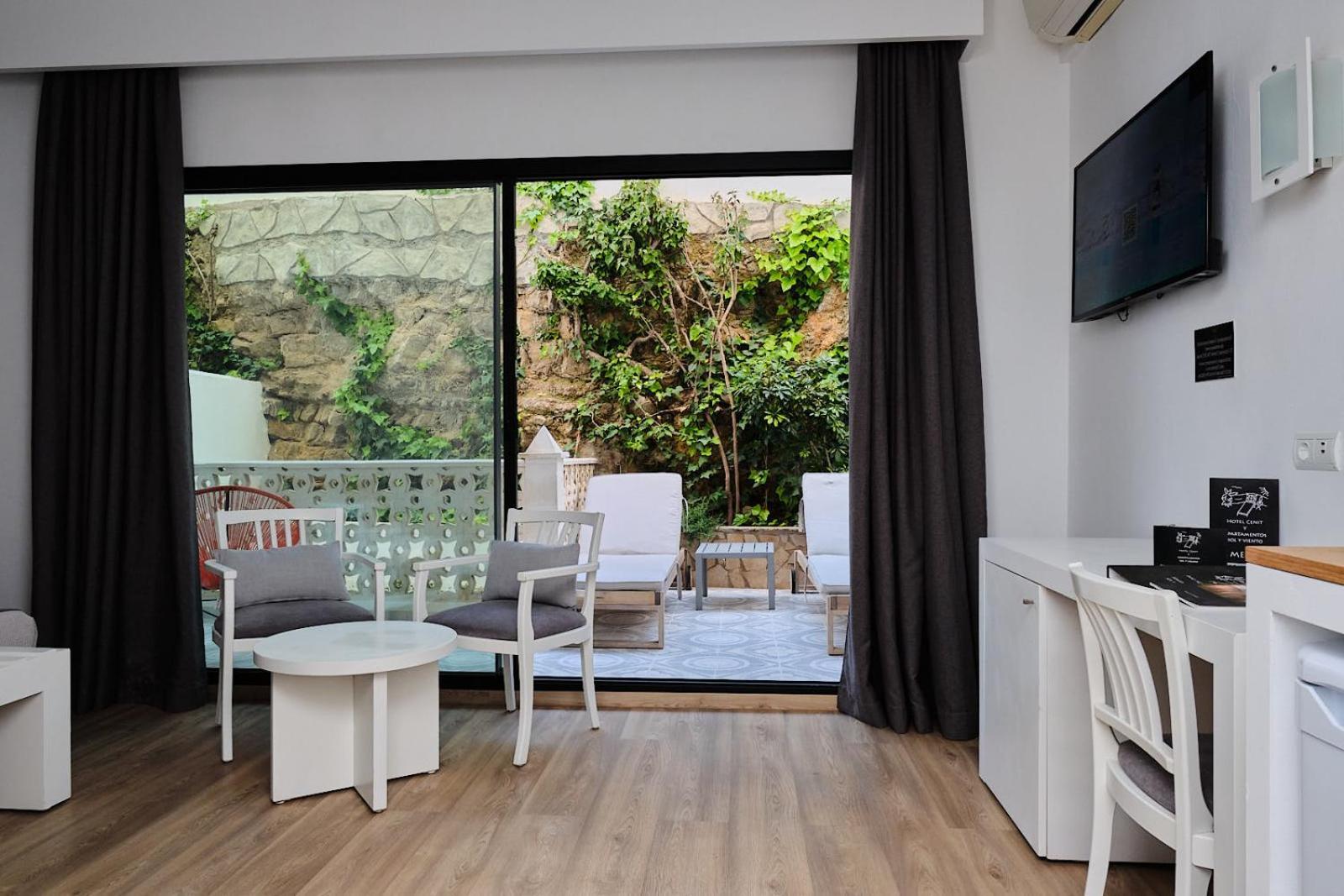 Aparthotel Cenit & Apts. Sol Y Viento