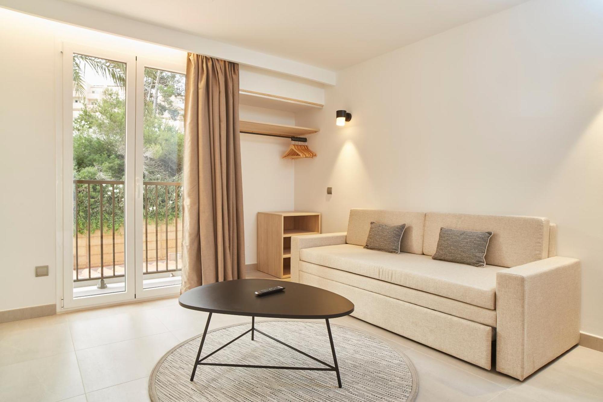 Invisa Club Cala Blanca Hotel Es Figueral