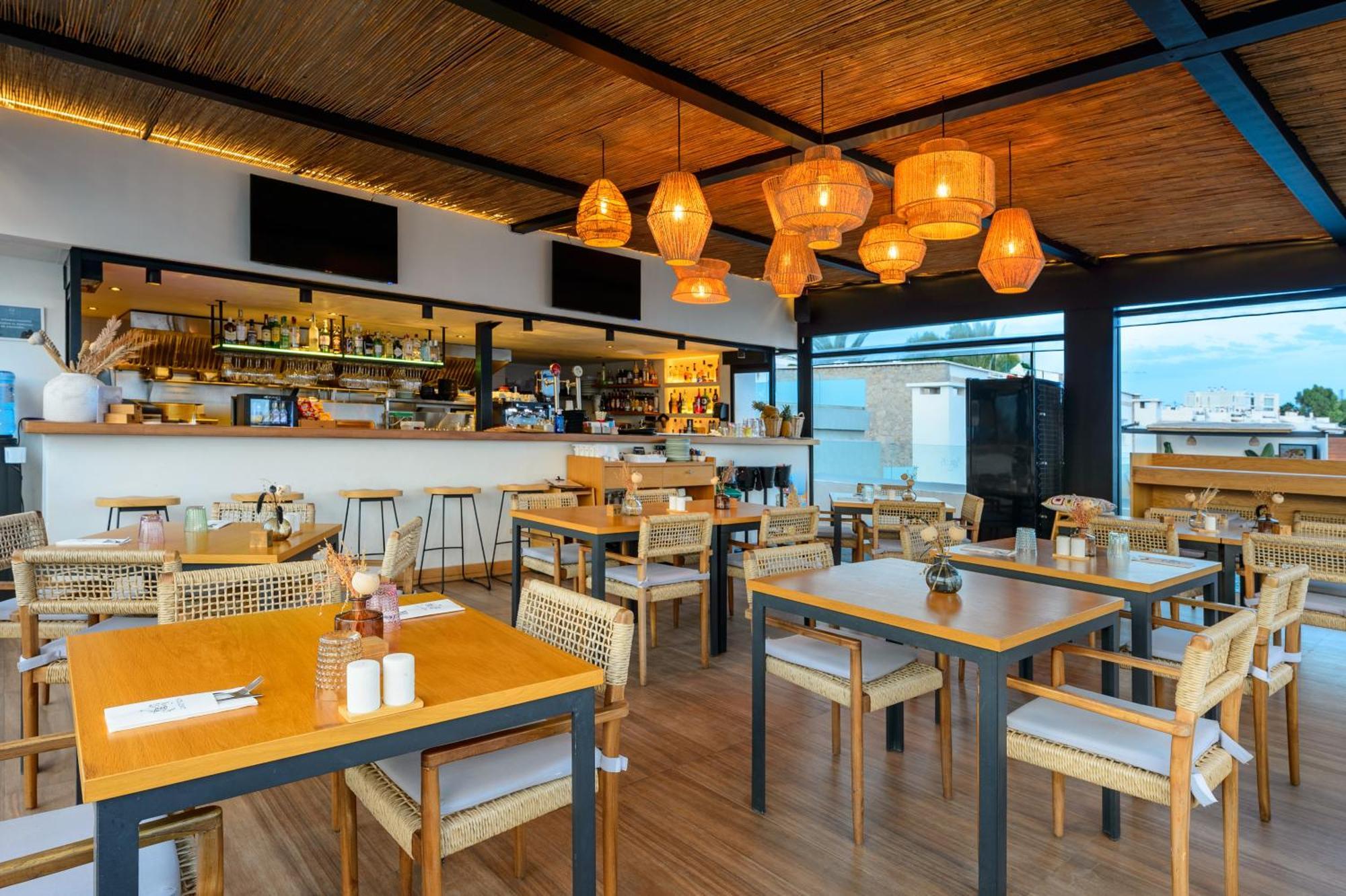 Cenit & Apts. Sol Y Viento Aparthotel