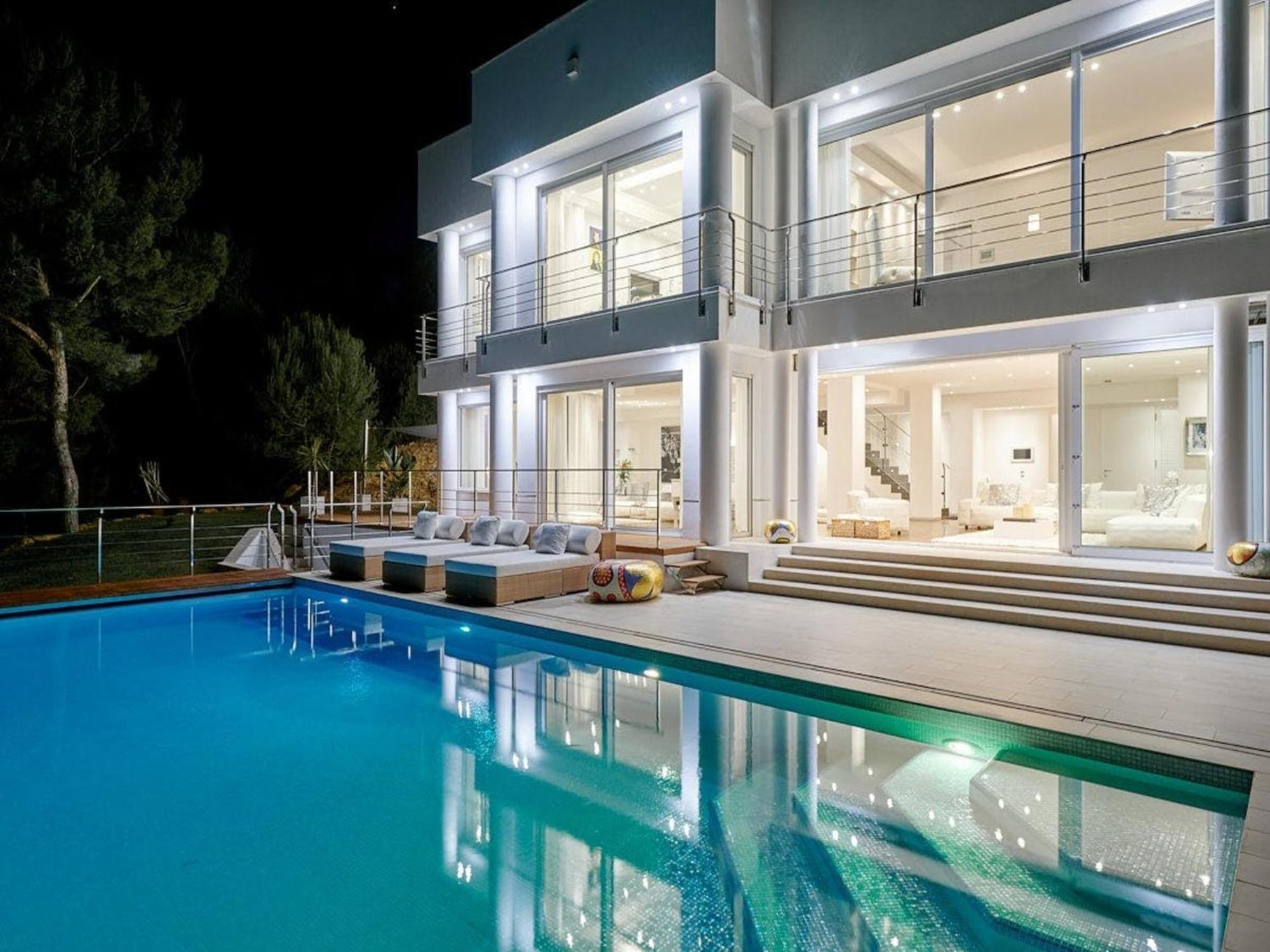 Villa In Ibiza With Infinity Pool And Sea Views