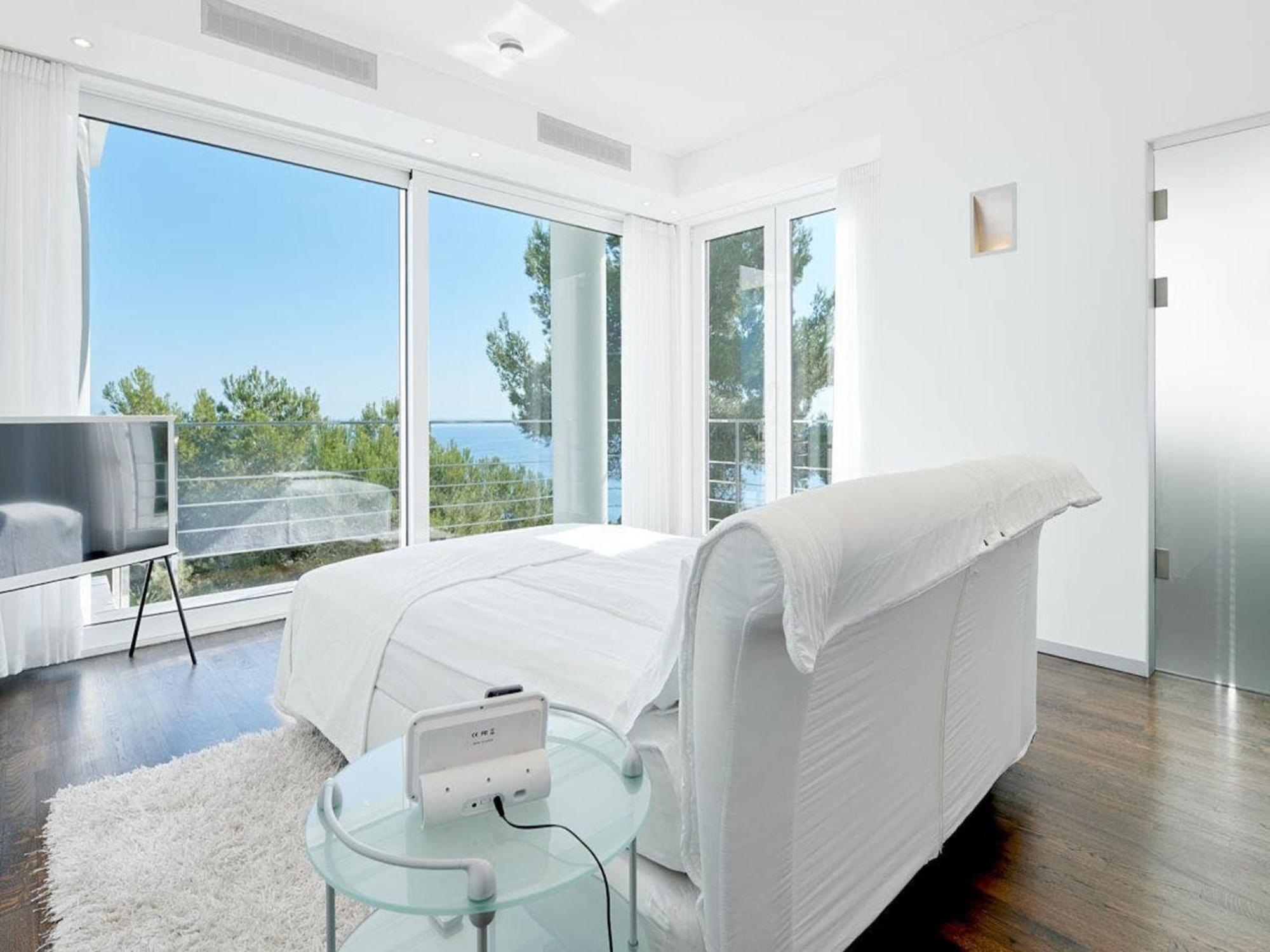 In Ibiza With Infinity Pool And Sea Views Santa Eularia des Riu