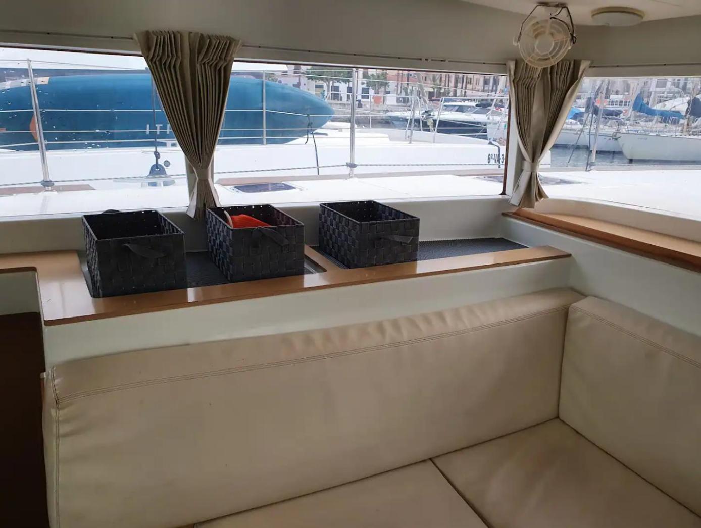 Botel Catamaran Y Velero I Centro De Ibiza Town
