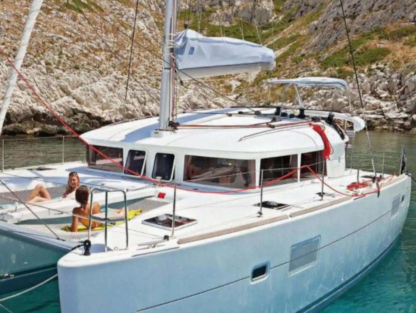 Catamaran Y Velero I Centro De Ibiza Town