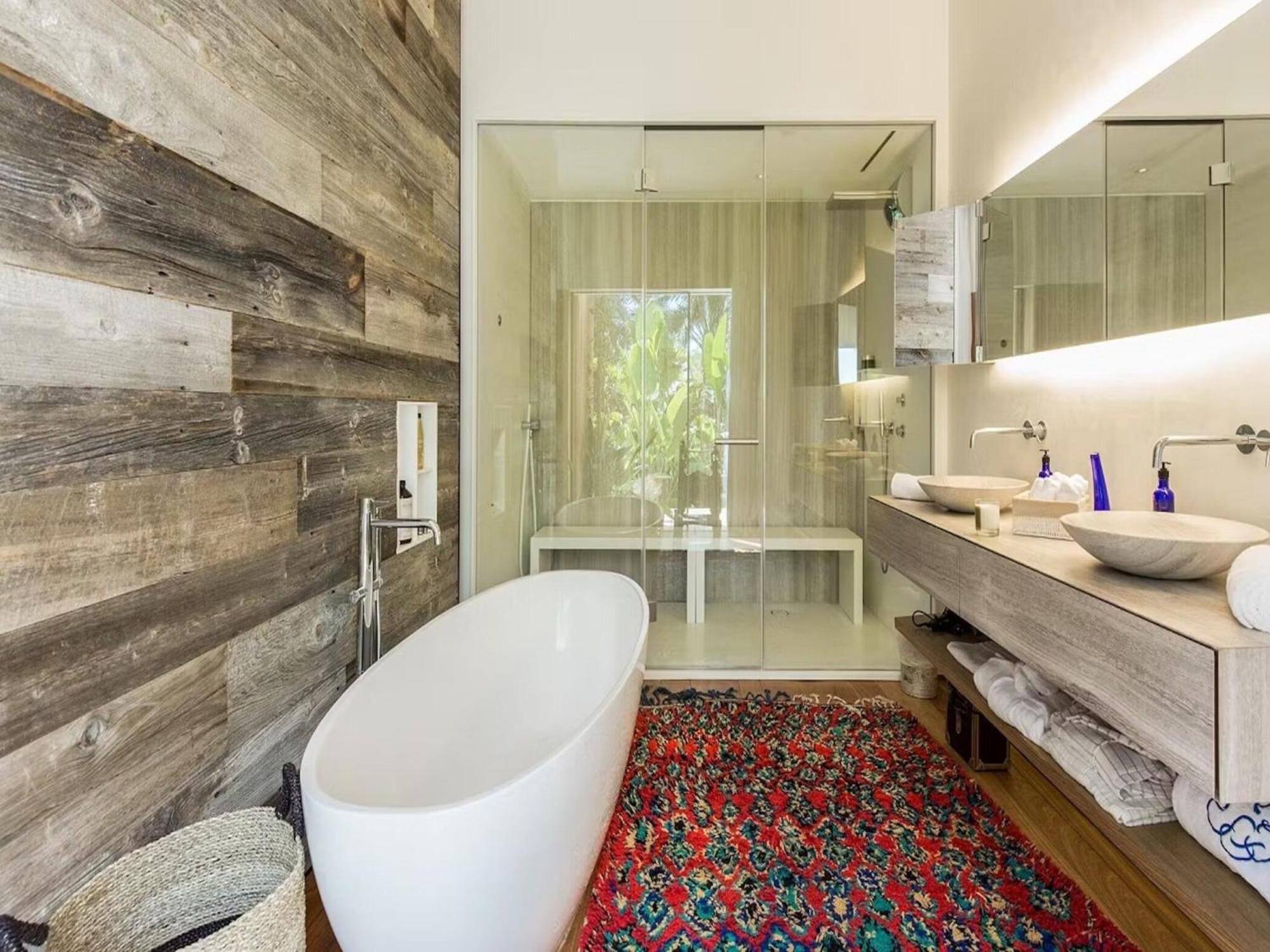 Modern With Hot Tub Villa San José
