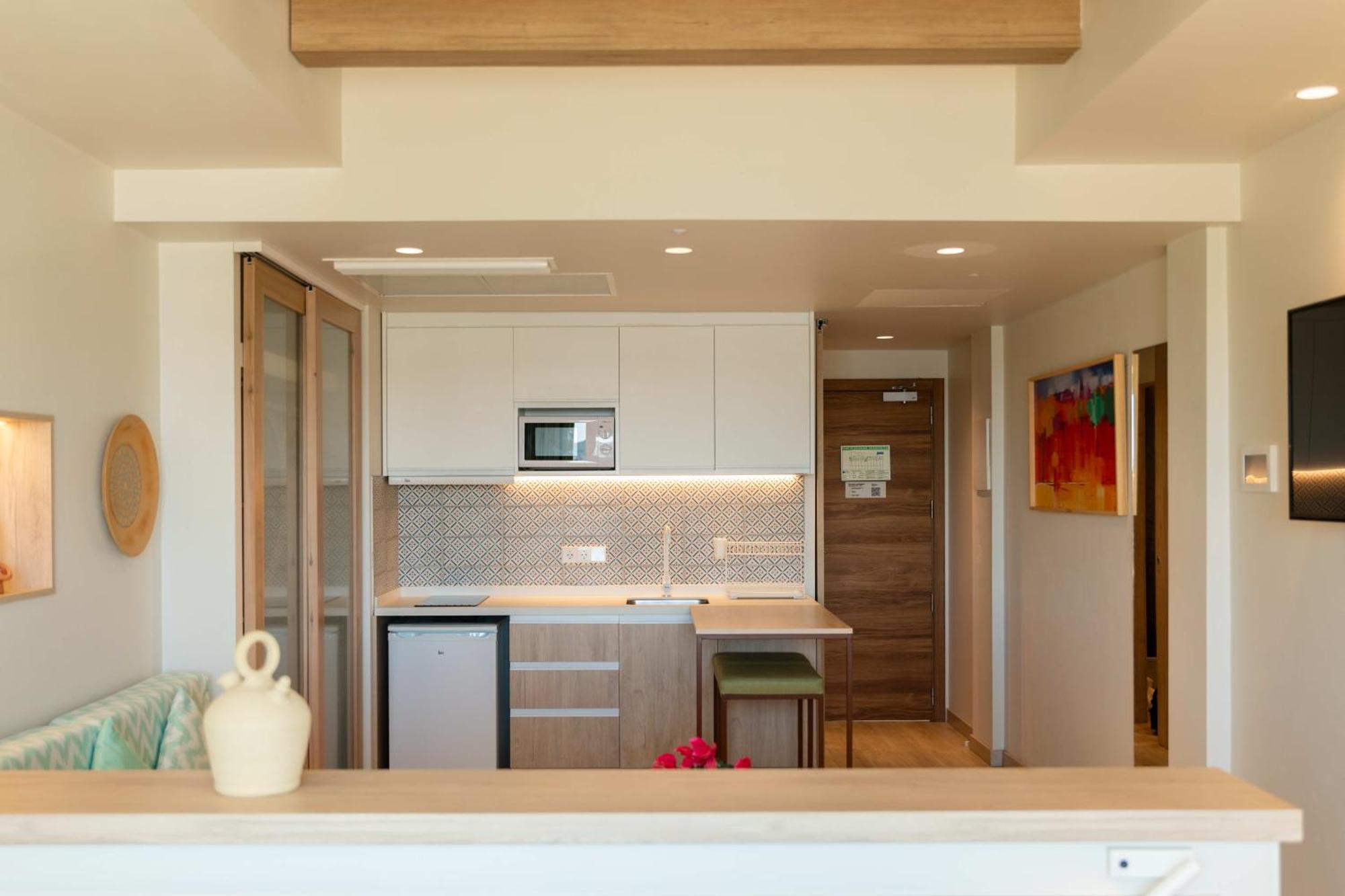 The White (adults Only) Apartment *