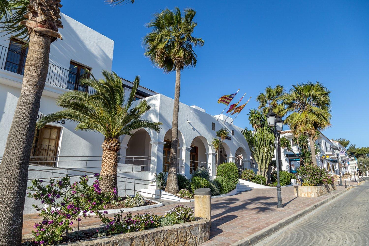 Off The Grid Ibiza Pousada