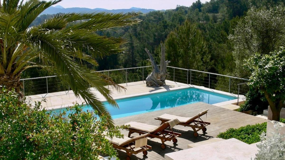Villa Designed Comfort Hilltop Licence Et0447e *
