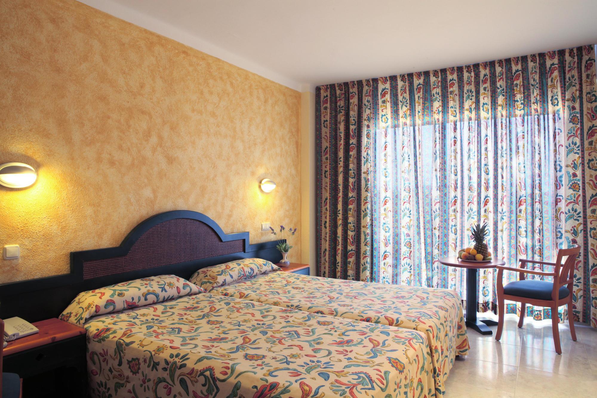 Moon Dreams Coral Hotel 3*