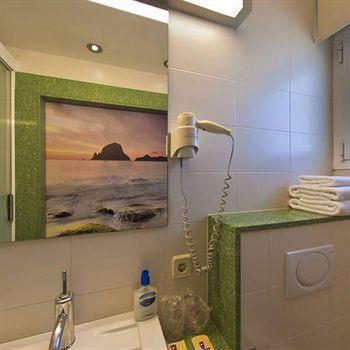 Lux Isla Hotel 3*