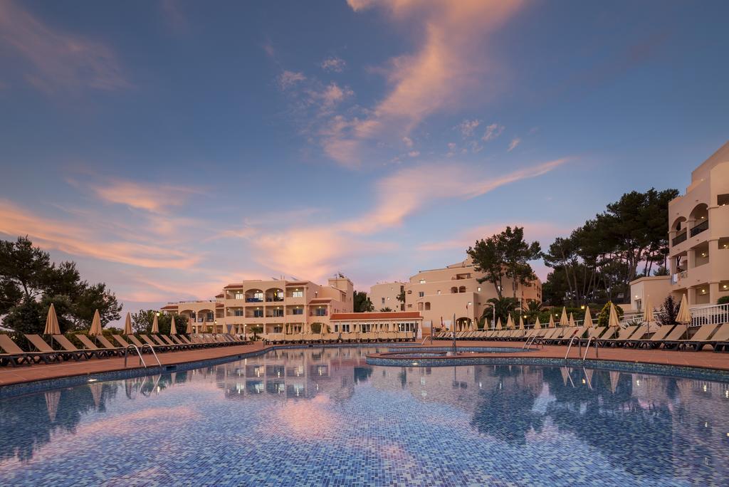 Hotel Invisa Club Cala Blanca 3*