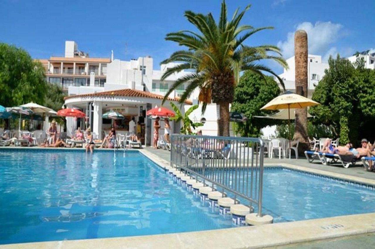 The White (adults Only) Apartment *
