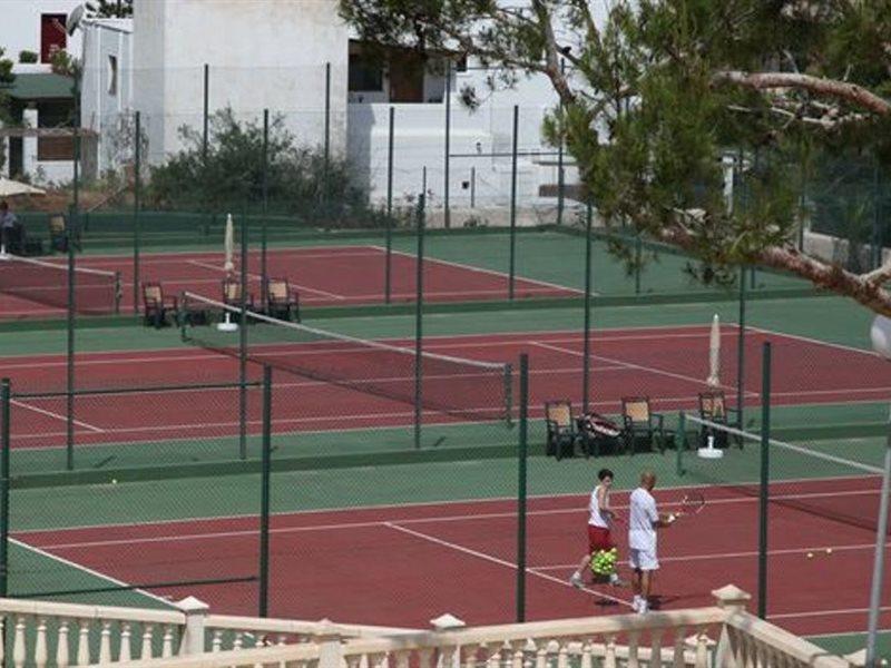 Invisa Club Cala Blanca 3*