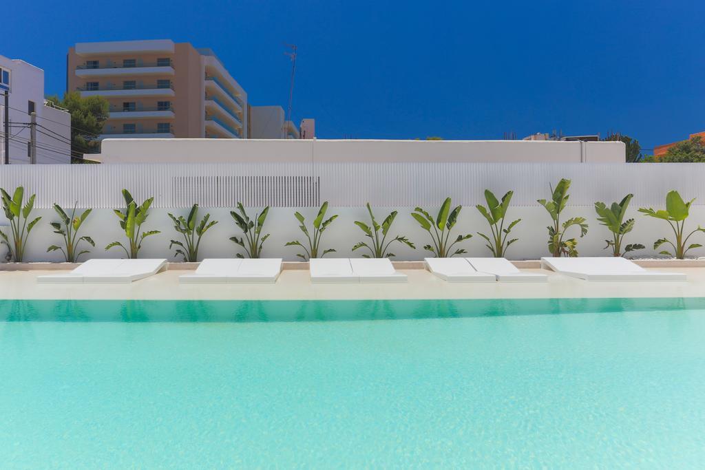 White - Adults Only Aparthotel