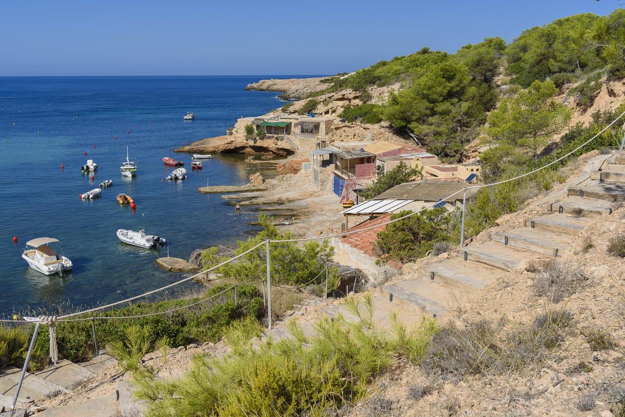 Azul Cala Tarida (Ibiza)