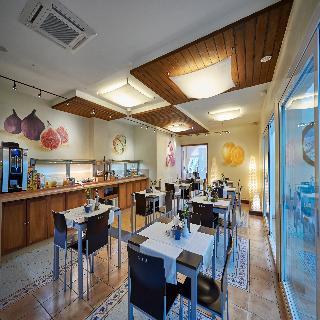 Lux Isla Hotel 3*