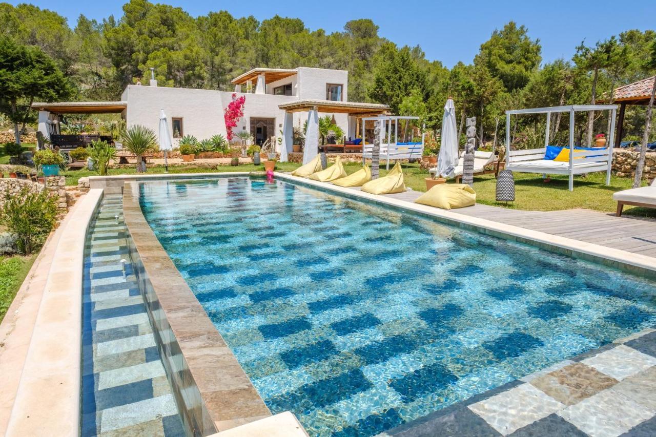 Sarahmuk Villa *