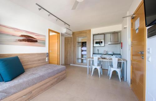 Aparthotel Playa Bella 3*