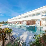 Sirenis Seaview Country Club